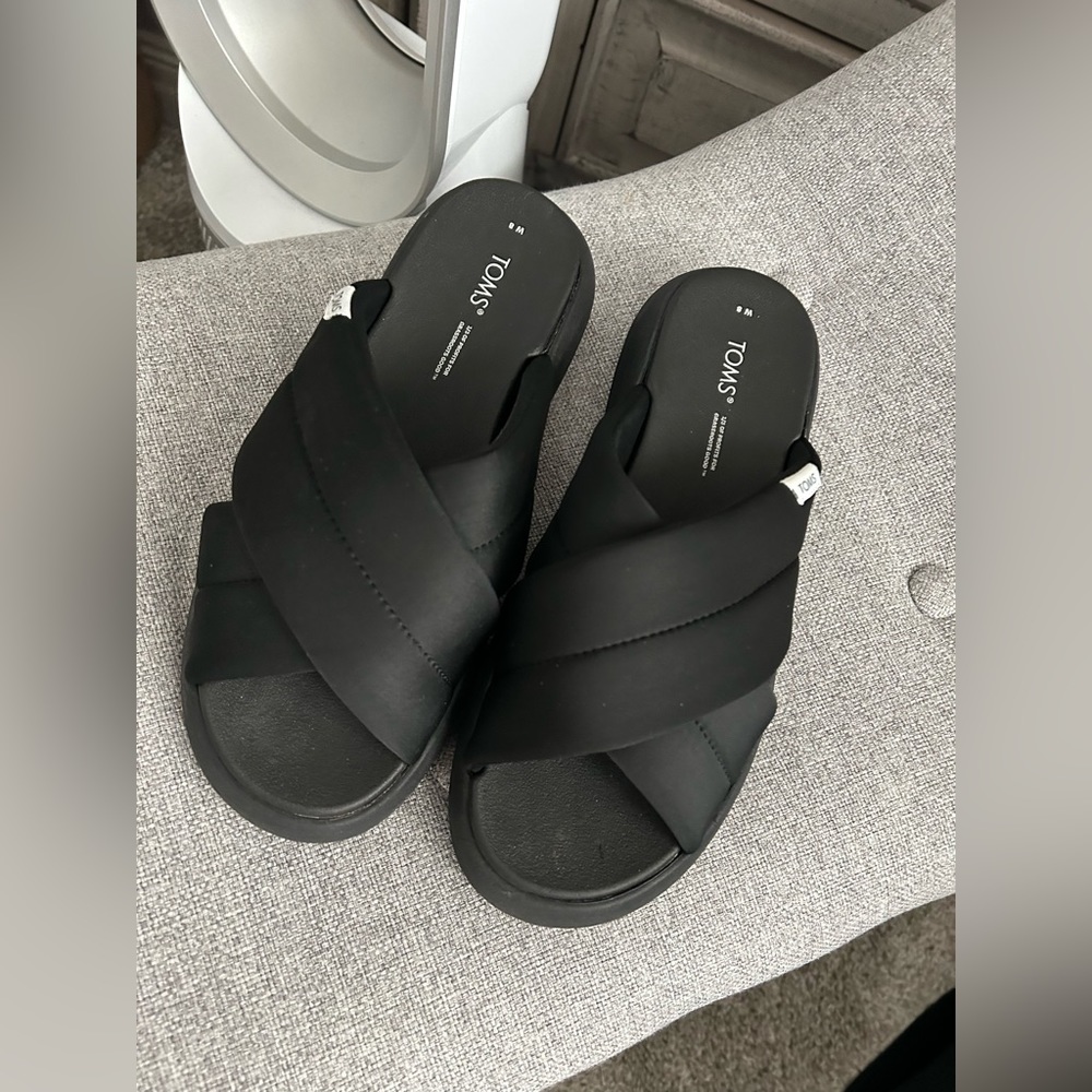 Toms sandals